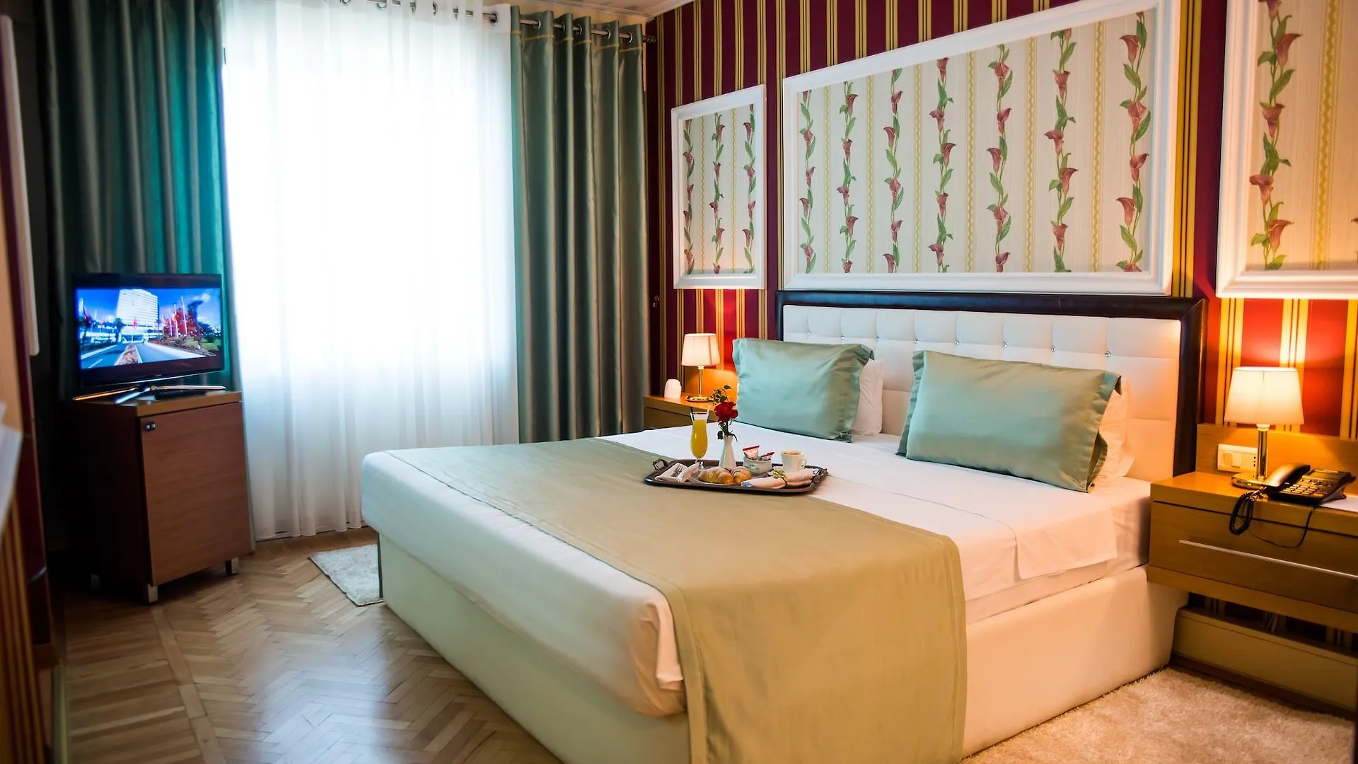 Tirana International Hotel & Conference Center 4*,