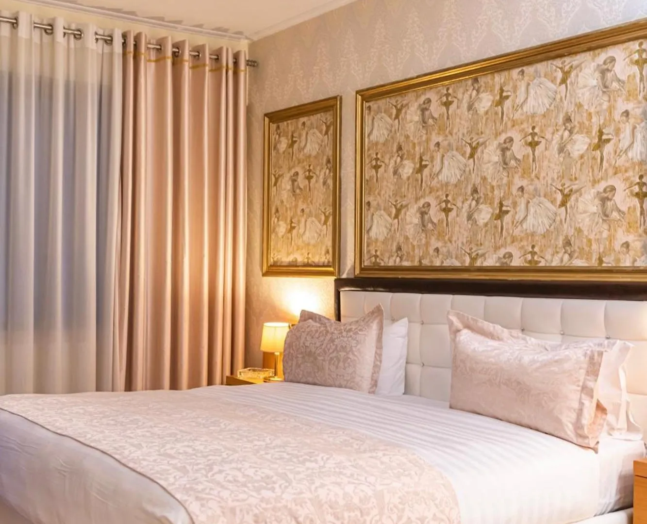 Tirana International Hotel & Conference Center 4*,  Albanien